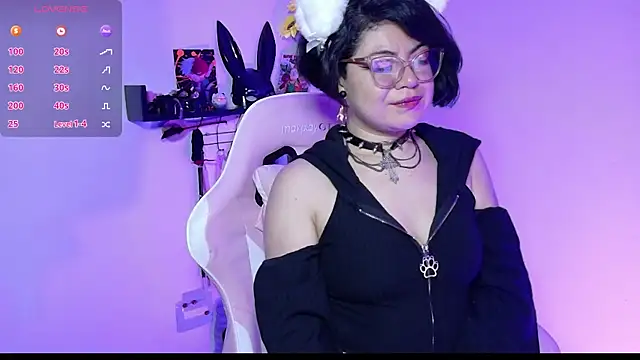 Snapshot of Meow_cat4 chatting on June 20, 12:21 pm Meow cat4 online show from June 20, 12:21 pm