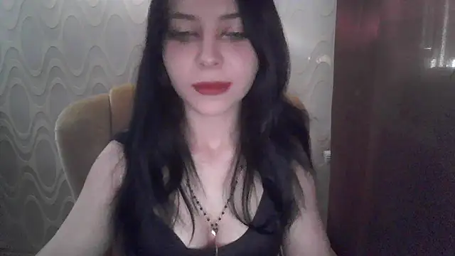 Snapshot of RileyTight chatting on July 6, 8:32 am RileyTight online show from July 6, 8:32 am