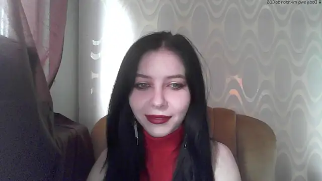 Snapshot of RileyTight chatting on June 4, 8:30 am RileyTight online show from June 4, 8:30 am