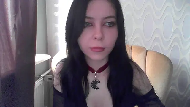Snapshot of RileyTight chatting on June 15, 8:25 am RileyTight online show from June 15, 8:25 am