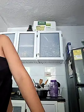 Snapshot of Celeste222- chatting on August 5, 4:12 pm Celeste222- online show from August 5, 4:12 pm