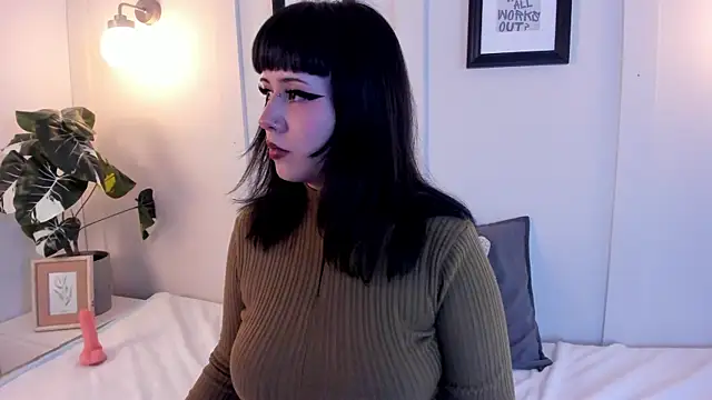 Snapshot of annyy_catt chatting on June 25, 5:12 am annyy catt online show from June 25, 5:12 am