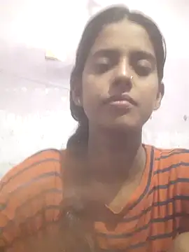 Saloni-Tyagi online show from July 25, 9:10 pm