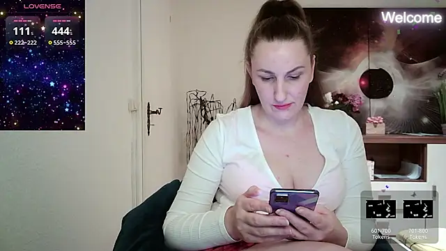 Snapshot of Yevgeshka-Milashka chatting on March 15, 6:10 pm Yevgeshka-Milashka online show from March 15, 6:10 pm