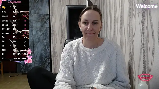 Snapshot of Yevgeshka-Milashka chatting on October 15, 5:17 am Yevgeshka-Milashka online show from October 15, 5:17 am