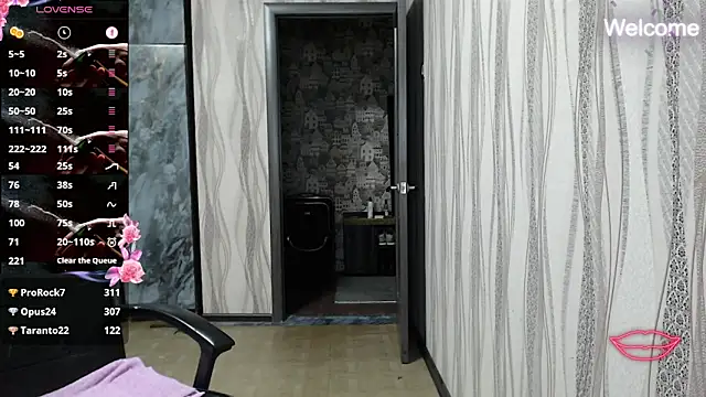 Snapshot of Yevgeshka-Milashka chatting on October 11, 5:58 pm Yevgeshka-Milashka online show from October 11, 5:58 pm