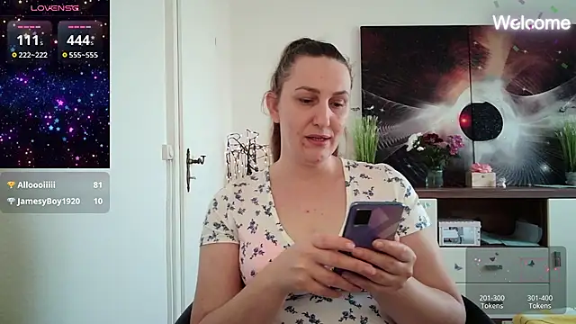 Snapshot of Yevgeshka-Milashka chatting on March 9, 12:53 pm Yevgeshka-Milashka online show from March 9, 12:53 pm