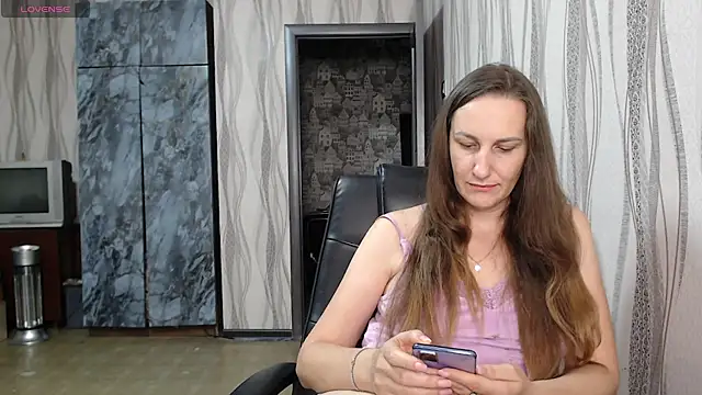 Yevgeshka-Milashka online show from November 2, 1:27 pm