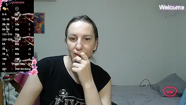 Yevgeshka-Milashka online show from December 15, 4:51 am