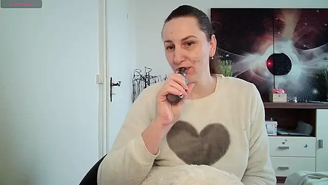Snapshot of Yevgeshka-Milashka chatting on March 3, 7:35 am Yevgeshka-Milashka online show from March 3, 7:35 am