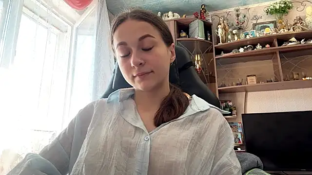 Snapshot of TaIliedGuest chatting on June 5, 6:52 am TaIliedGuest online show from June 5, 6:52 am