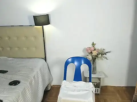 YourladyLia  online show from June 30, 6:13 am