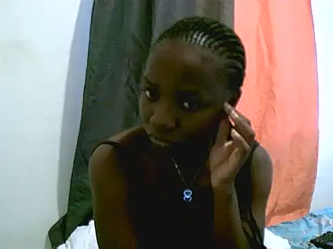 Snapshot of QueenSar chatting on June 27, 10:54 am QueenSar online show from June 27, 10:54 am