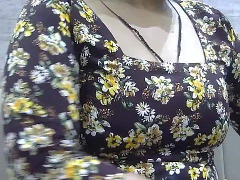 Snapshot of hey_darling_ chatting on July 14, 2:16 am hey darling online show from July 14, 2:16 am