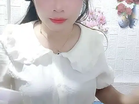 Snapshot of -Site-lee chatting on June 19, 8:31 am -Site-lee online show from June 19, 8:31 am