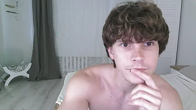 Snapshot of Eric_Crush chatting on July 15, 12:45 pm Eric Crush online show from July 15, 12:45 pm