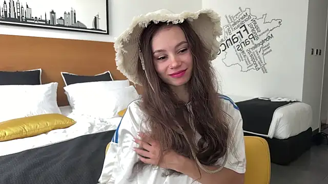 kittyrae online show from July 19, 7:17 am
