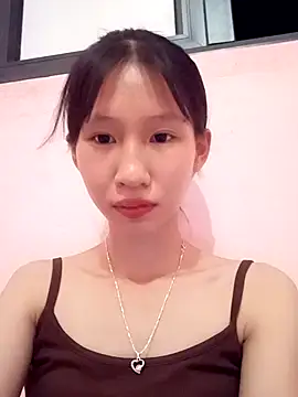 Snapshot of Abi_girl12 chatting on June 7, 3:39 pm Abi girl12 online show from June 7, 3:39 pm
