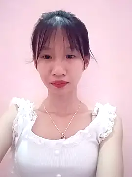 Snapshot of Abi_girl12 chatting on July 4, 6:12 pm Abi girl12 online show from July 4, 6:12 pm