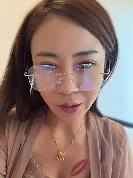 lucky-youyou online show from June 3, 9:21 am