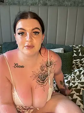 Snapshot of Maddison_Leighxo chatting on July 9, 7:24 pm Maddison Leighxo online show from July 9, 7:24 pm