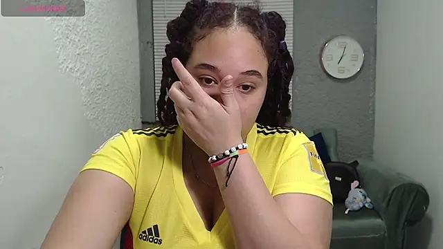 Snapshot of leilasosexy chatting on June 17, 12:26 pm leilasosexy online show from June 17, 12:26 pm