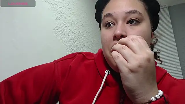 Snapshot of leilasosexy chatting on July 10, 1:44 pm leilasosexy online show from July 10, 1:44 pm