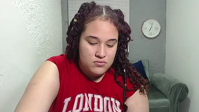 Snapshot of leilasosexy chatting on June 16, 1:33 pm leilasosexy online show from June 16, 1:33 pm
