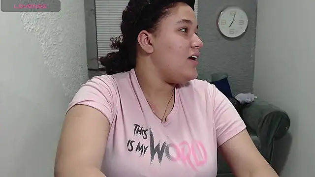 Snapshot of leilasosexy chatting on June 19, 12:22 pm leilasosexy online show from June 19, 12:22 pm