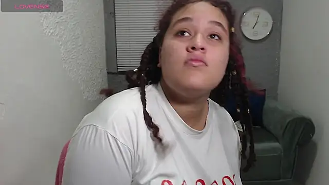 Snapshot of leilasosexy chatting on July 2, 1:39 pm leilasosexy online show from July 2, 1:39 pm
