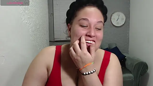 Snapshot of leilasosexy chatting on July 11, 1:22 pm leilasosexy online show from July 11, 1:22 pm