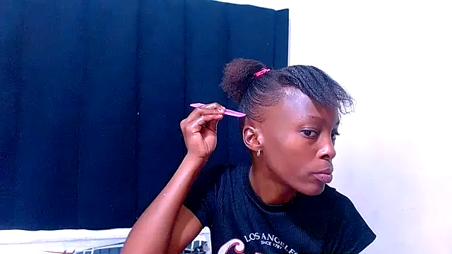 Snapshot of Mitchydoll chatting on June 12, 7:22 pm Mitchydoll online show from June 12, 7:22 pm