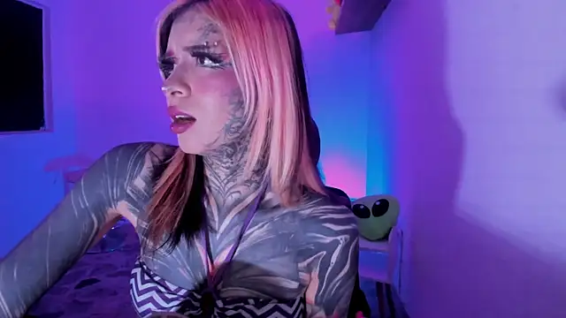 Nickidoll66  online show from July 27, 3:46 am