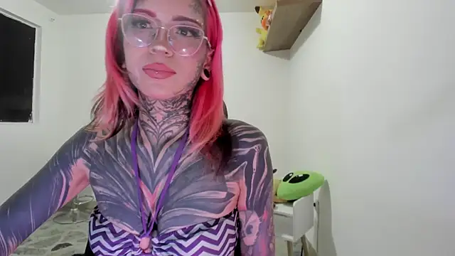 Nickidoll66  online show from July 3, 2:51 am