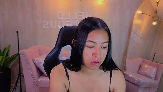 Snapshot of lia_x_a chatting on July 8, 1:01 pm lia x a online show from July 8, 1:01 pm