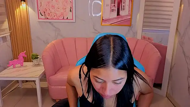 Snapshot of lia_x_a chatting on June 19, 12:44 pm lia x a online show from June 19, 12:44 pm