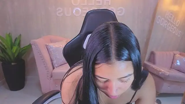 Snapshot of lia_x_a chatting on July 18, 1:41 pm lia x a online show from July 18, 1:41 pm