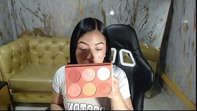 Snapshot of lia_x_a chatting on June 10, 1:12 pm lia x a online show from June 10, 1:12 pm