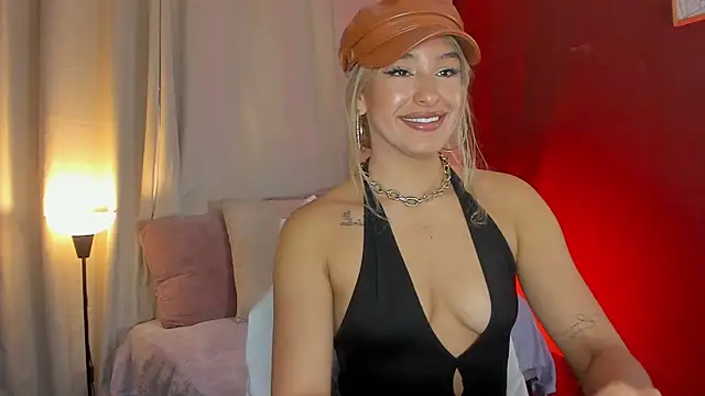 Snapshot of sensual_fer chatting on June 16, 2:28 pm sensual fer online show from June 16, 2:28 pm