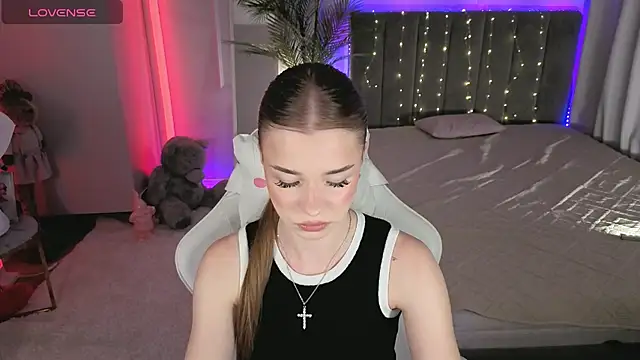Snapshot of Milla_Way chatting on June 18, 3:06 pm Milla Way online show from June 18, 3:06 pm