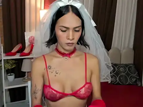 Snapshot of XxBeautyxX chatting on July 2, 7:47 am XxBeautyxX online show from July 2, 7:47 am