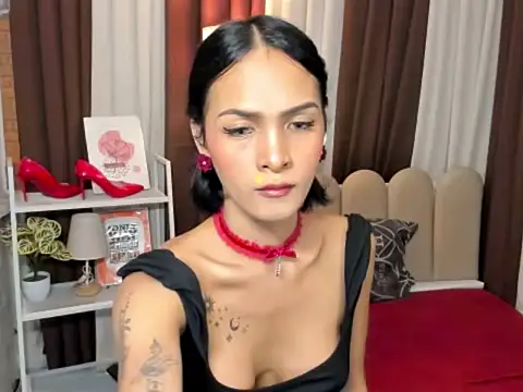 Snapshot of XxBeautyxX chatting on July 13, 7:07 am XxBeautyxX online show from July 13, 7:07 am