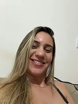Snapshot of Betinhaalves chatting on July 11, 2:12 am Betinhaalves online show from July 11, 2:12 am