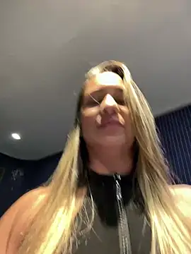 Snapshot of Betinhaalves chatting on July 12, 1:50 am Betinhaalves online show from July 12, 1:50 am
