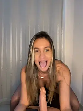 Snapshot of Betinhaalves chatting on July 2, 6:03 pm Betinhaalves online show from July 2, 6:03 pm