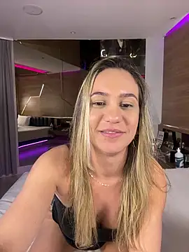 Snapshot of Betinhaalves chatting on June 21, 5:57 am Betinhaalves online show from June 21, 5:57 am