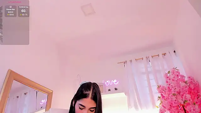 Snapshot of Violeta_Velvet_ chatting on July 8, 1:01 pm Violeta Velvet online show from July 8, 1:01 pm