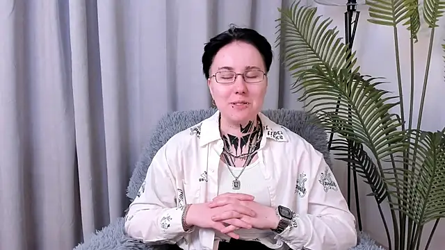 LeonOsbey online show from June 3, 2:18 pm