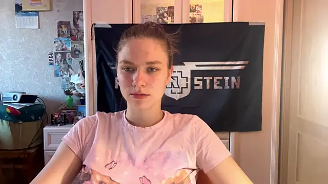 Snapshot of Codi_Rostersy chatting on July 19, 5:21 pm Codi Rostersy online show from July 19, 5:21 pm