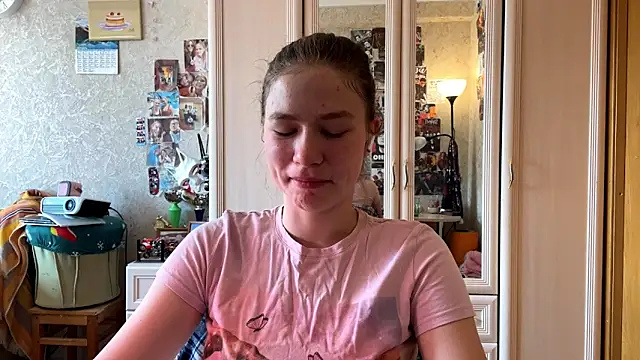 Snapshot of Codi_Rostersy chatting on June 12, 7:28 am Codi Rostersy online show from June 12, 7:28 am